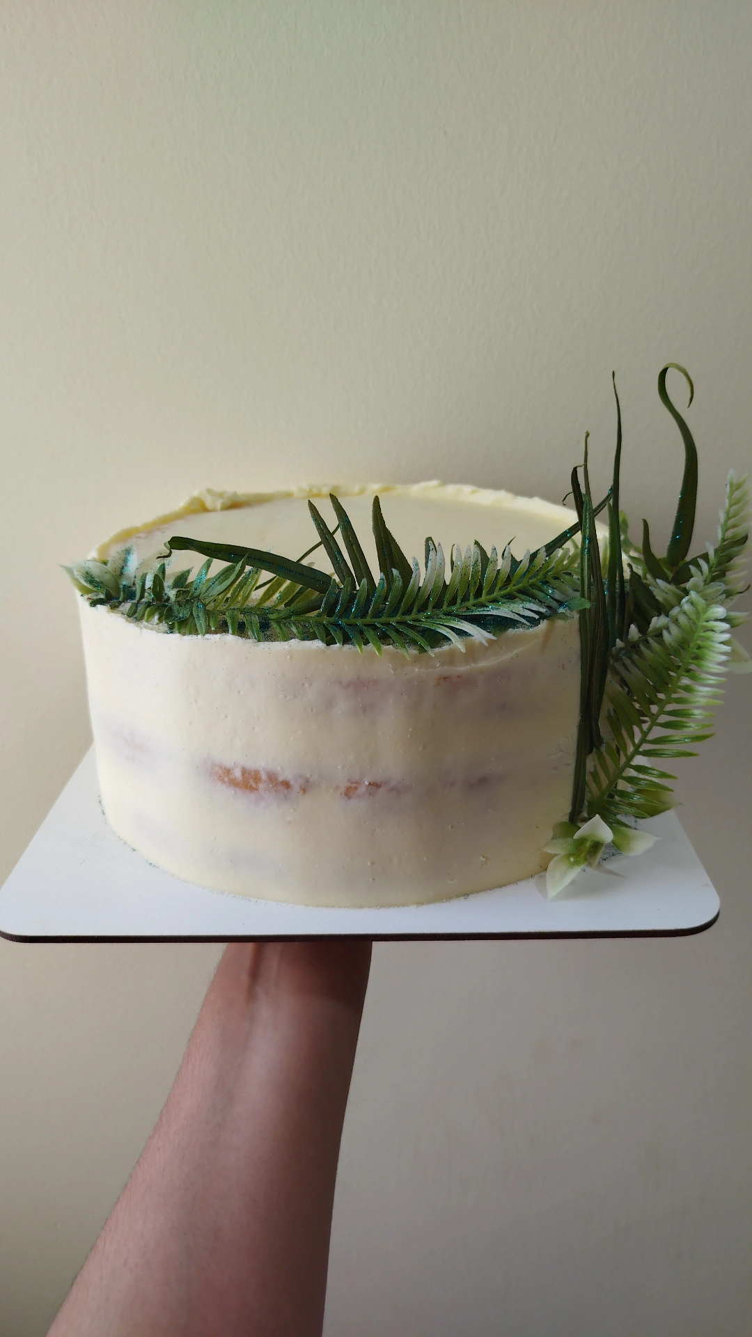 Naked cake con helechos